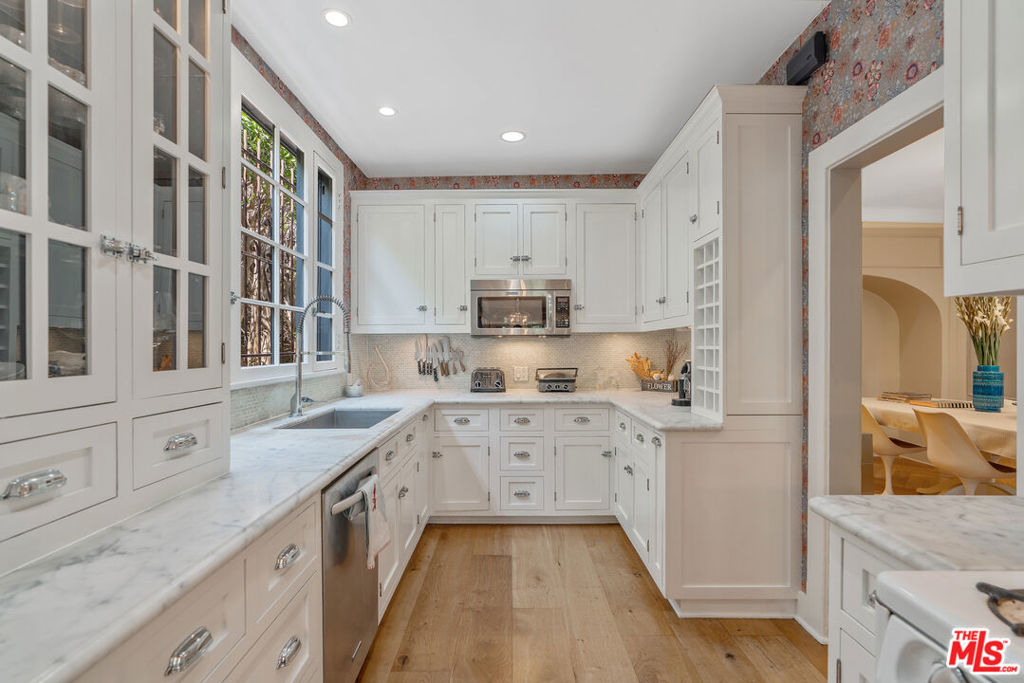 807 S Muirfield Road