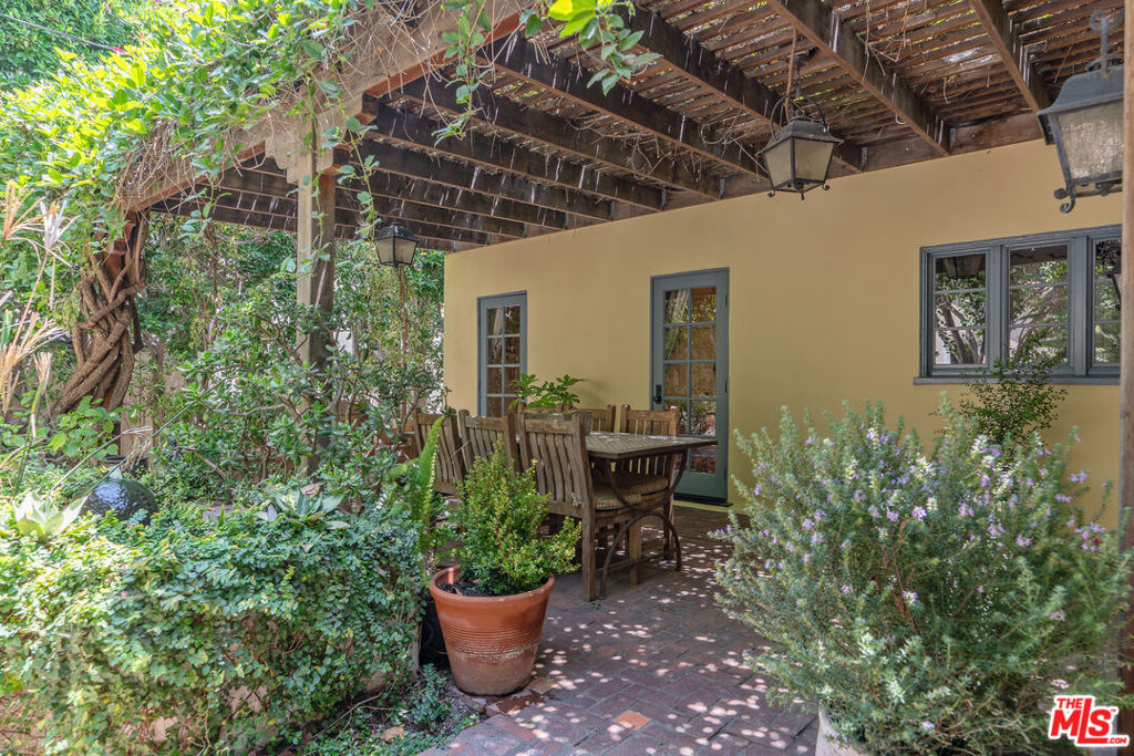 807 S Muirfield Road