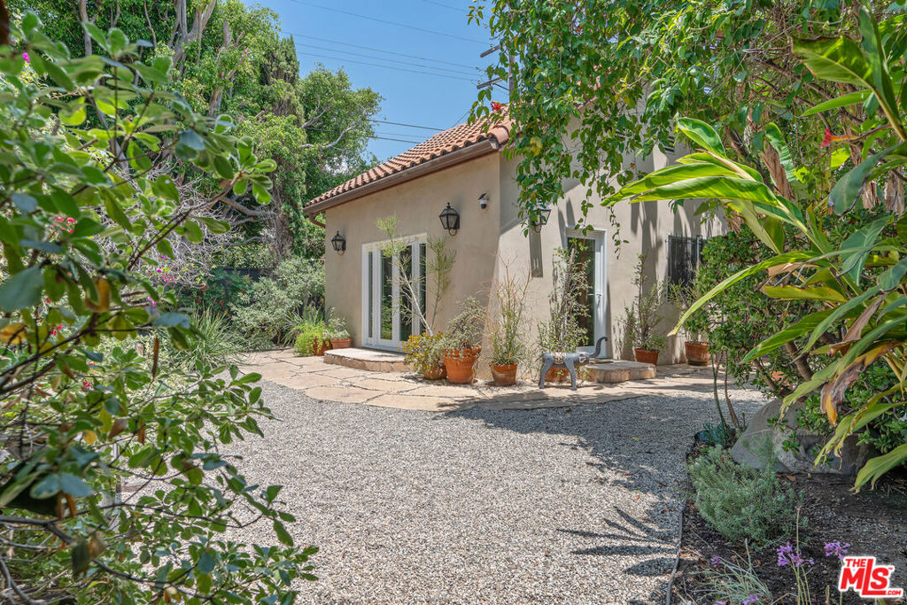 807 S Muirfield Road