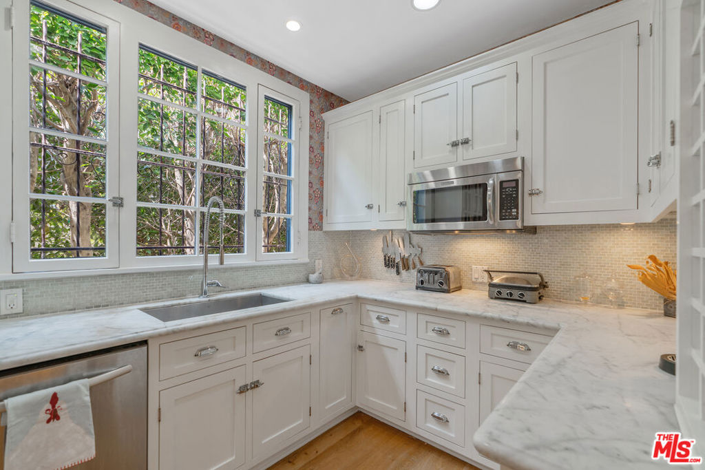 807 S Muirfield Road