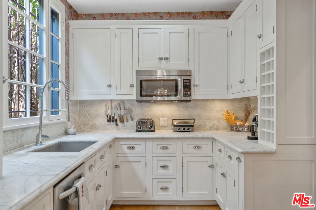 807 S Muirfield Road