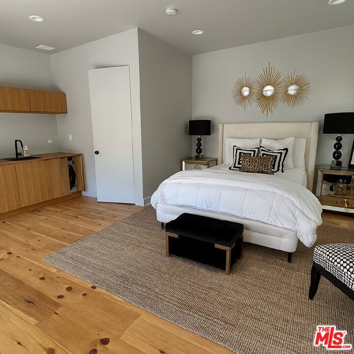 807 S Muirfield Road