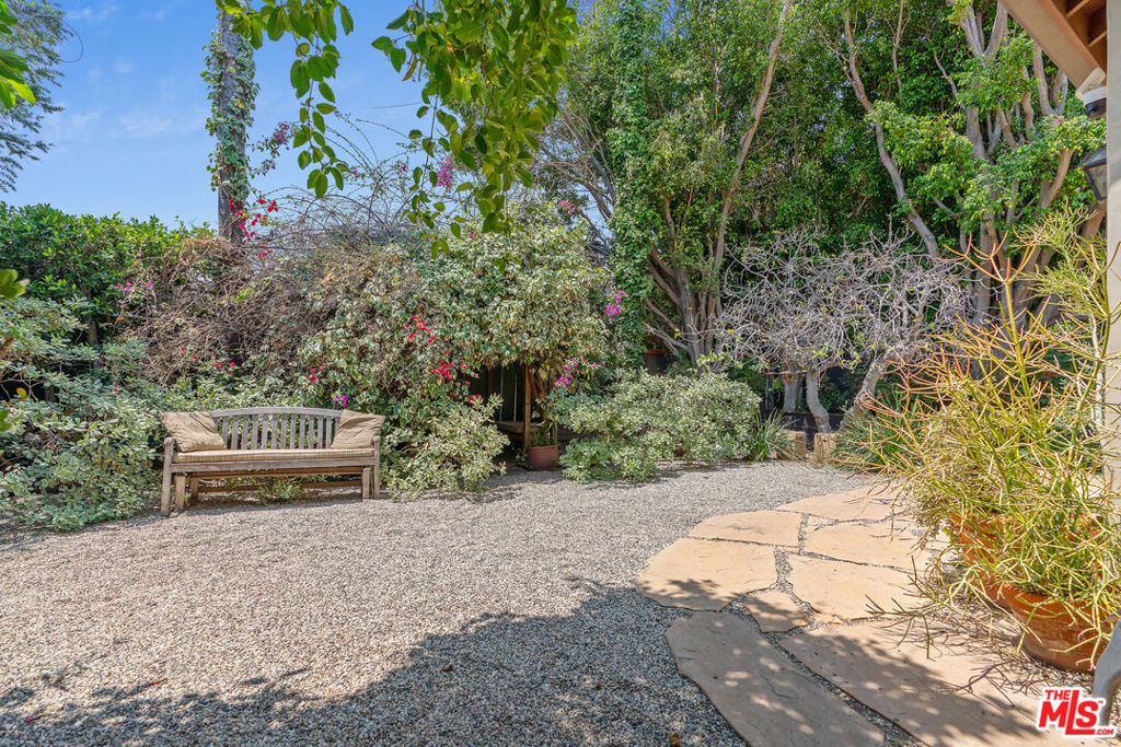 807 S Muirfield Road