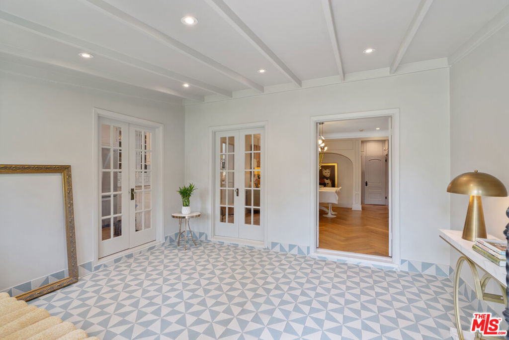 807 S Muirfield Road