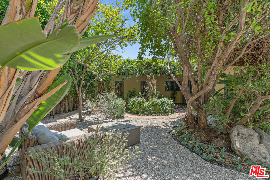 807 S Muirfield Road