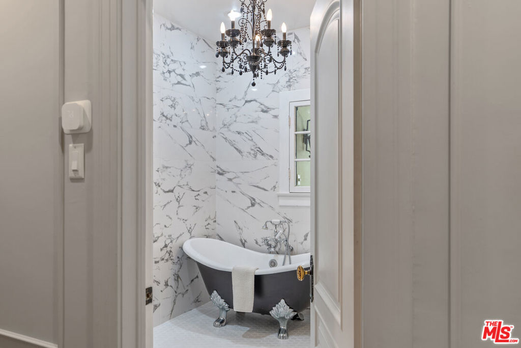 807 S Muirfield Road