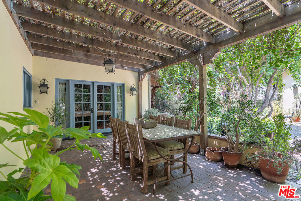 807 S Muirfield Road