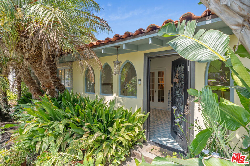 807 S Muirfield Road