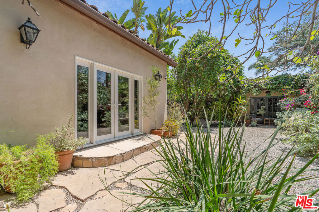 807 S Muirfield Road