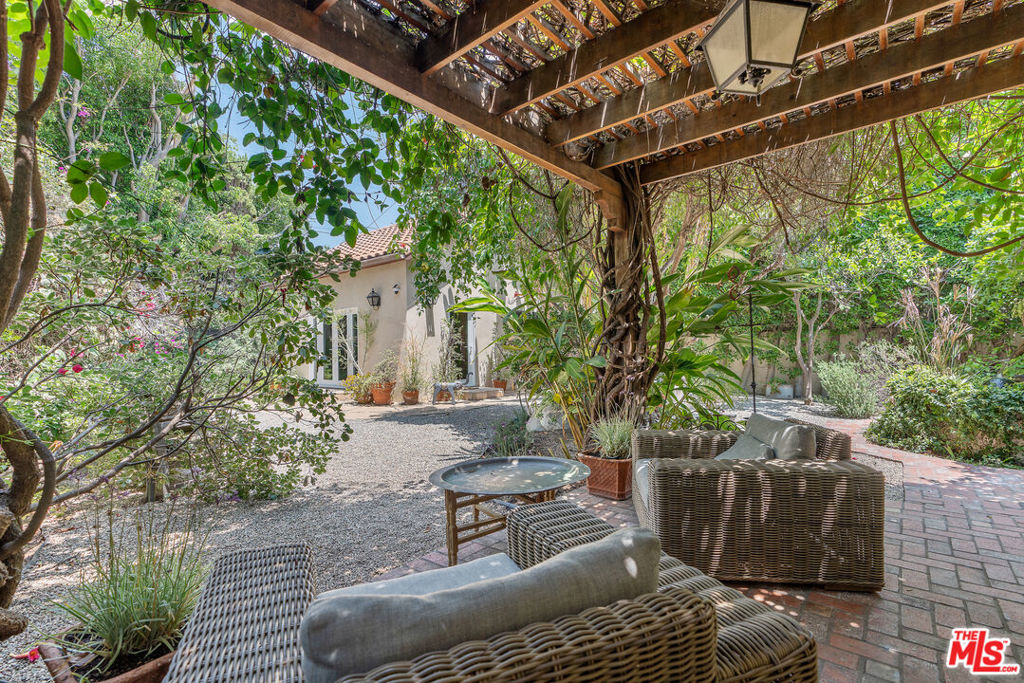 807 S Muirfield Road