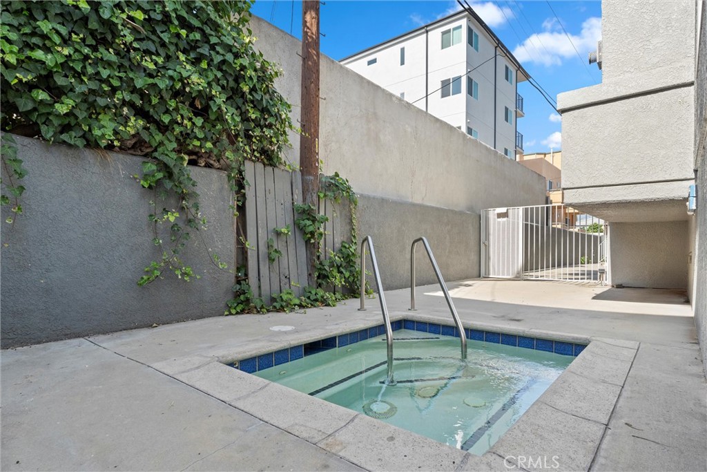 10925 Blix Street 309