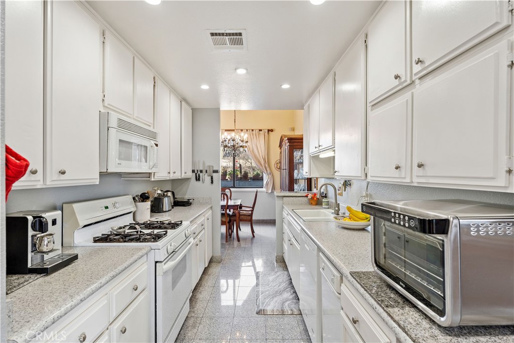 4248 Laurel Canyon Boulevard 206