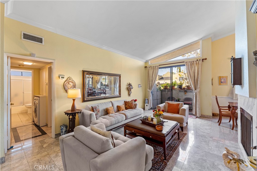 4248 Laurel Canyon Boulevard 206