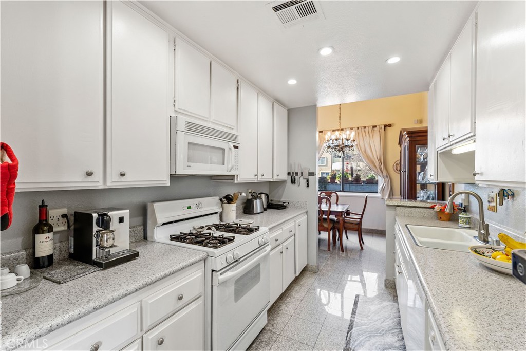 4248 Laurel Canyon Boulevard 206