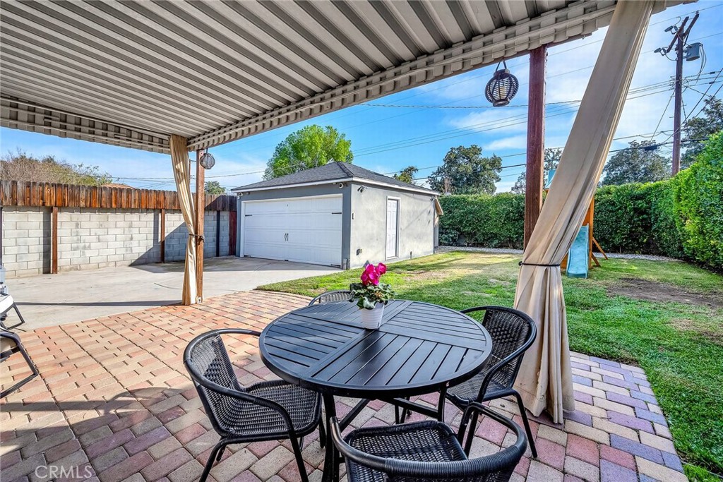 17614 Kittridge Street