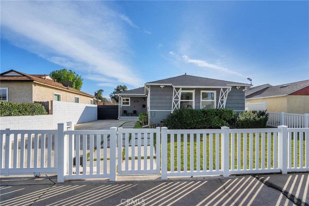 17614 Kittridge Street