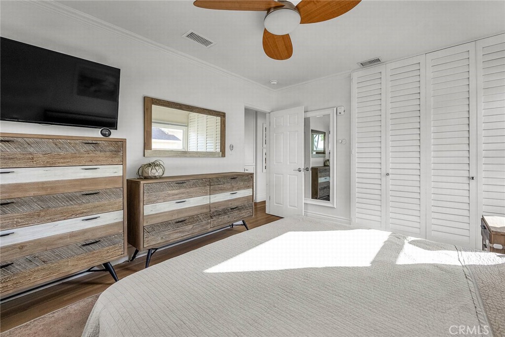 17614 Kittridge Street