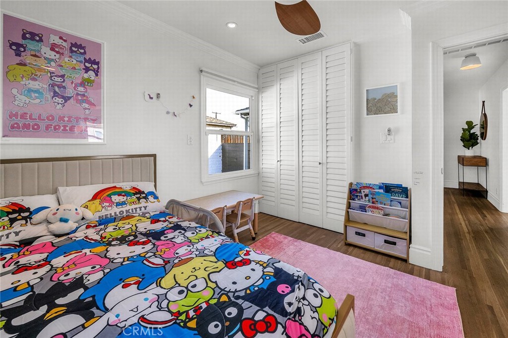 17614 Kittridge Street