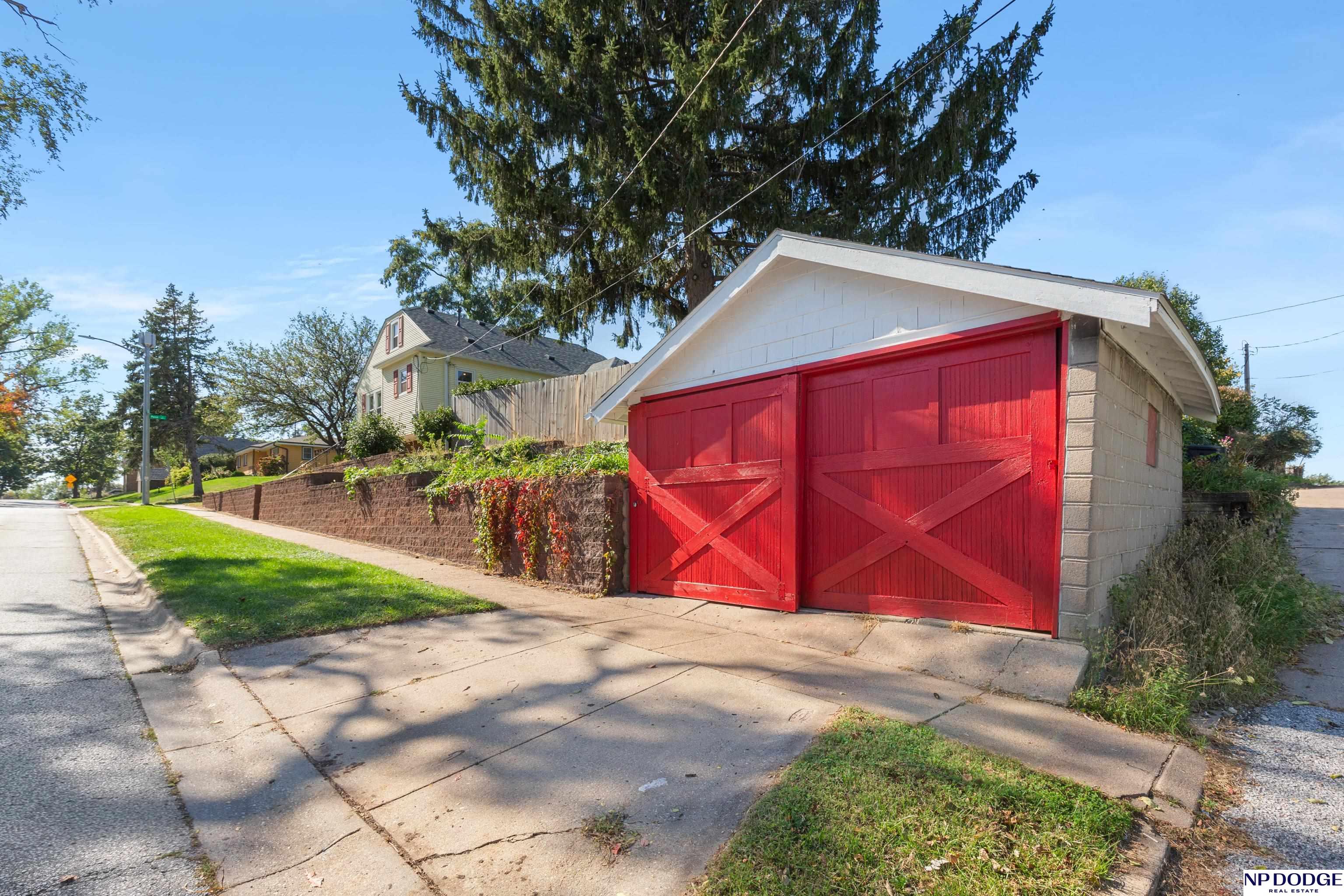 4504 Pierce Street