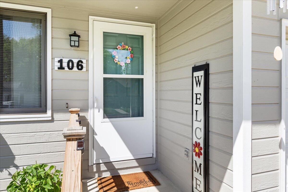 106 BLACK HAWK Street