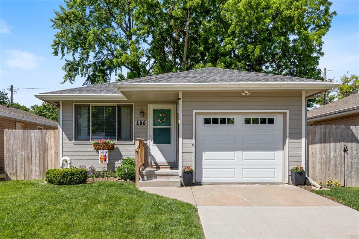 106 BLACK HAWK Street
