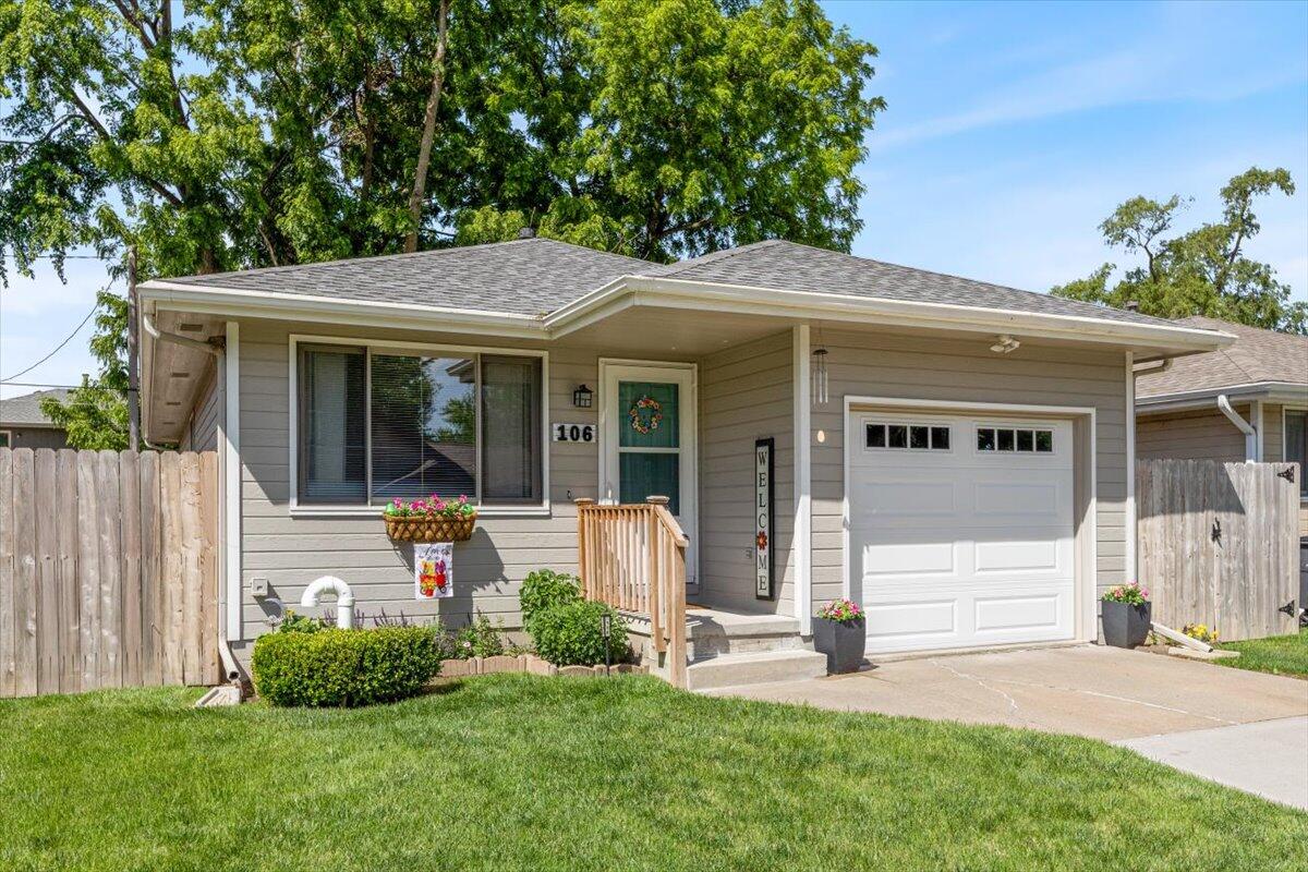 106 BLACK HAWK Street