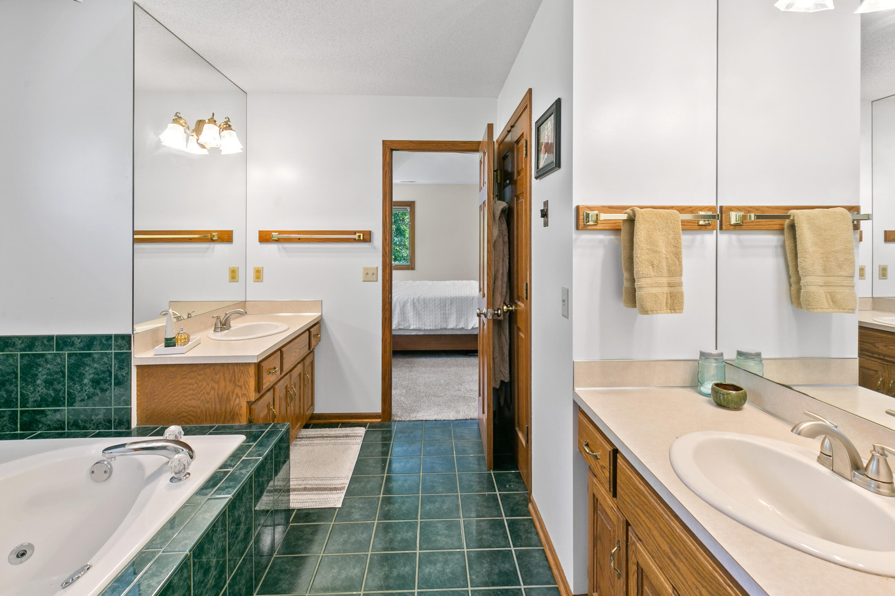 133 SUNNY RIDGE Drive