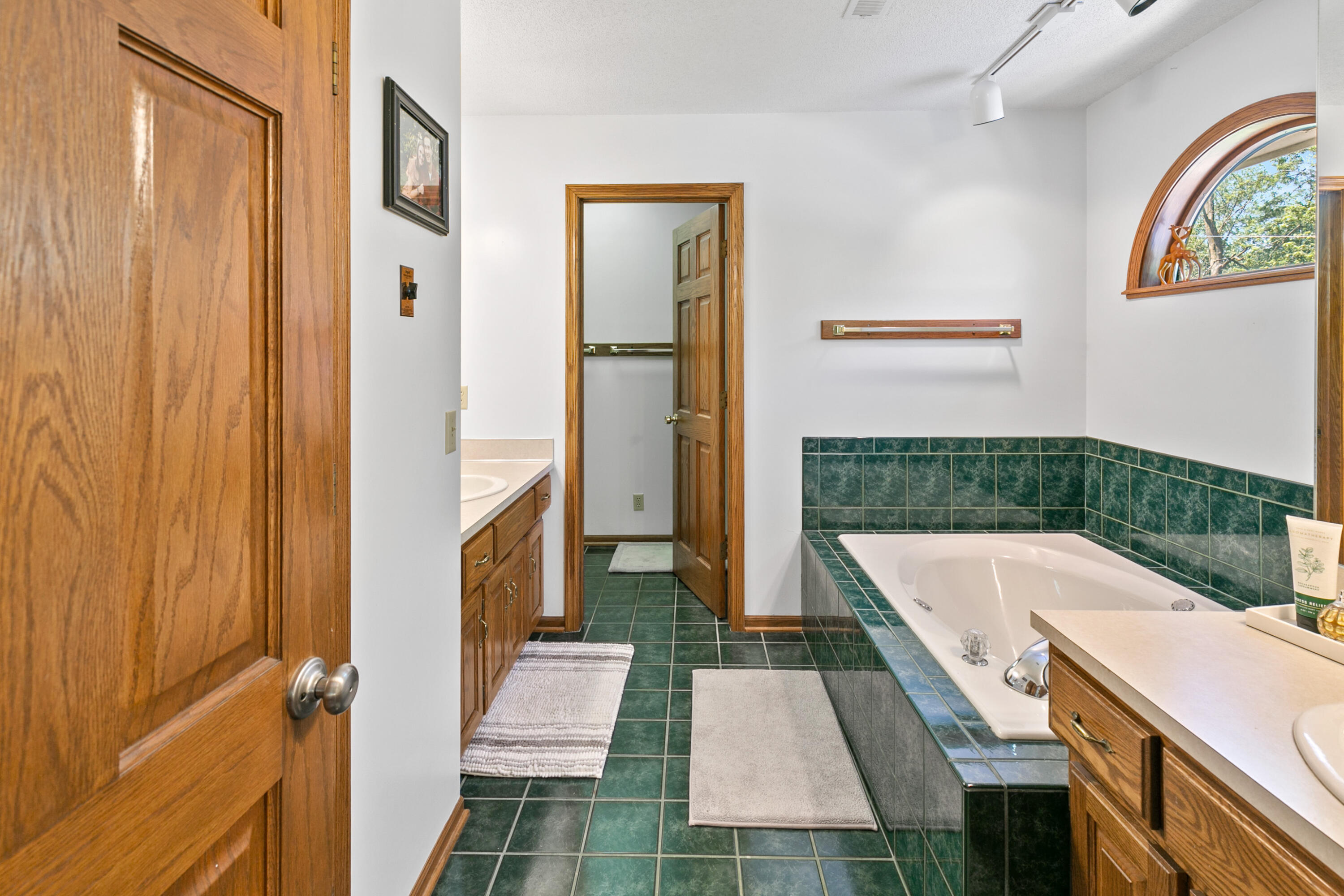 133 SUNNY RIDGE Drive