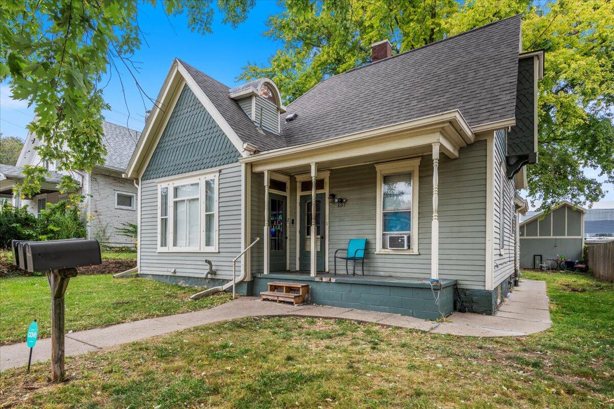 137 BENTON Street