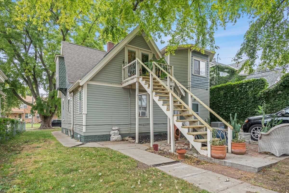 137 BENTON Street