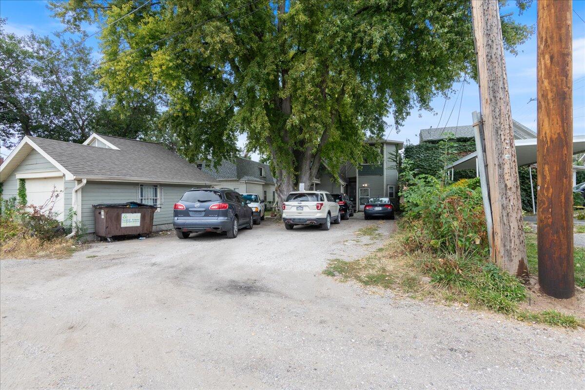 137 BENTON Street