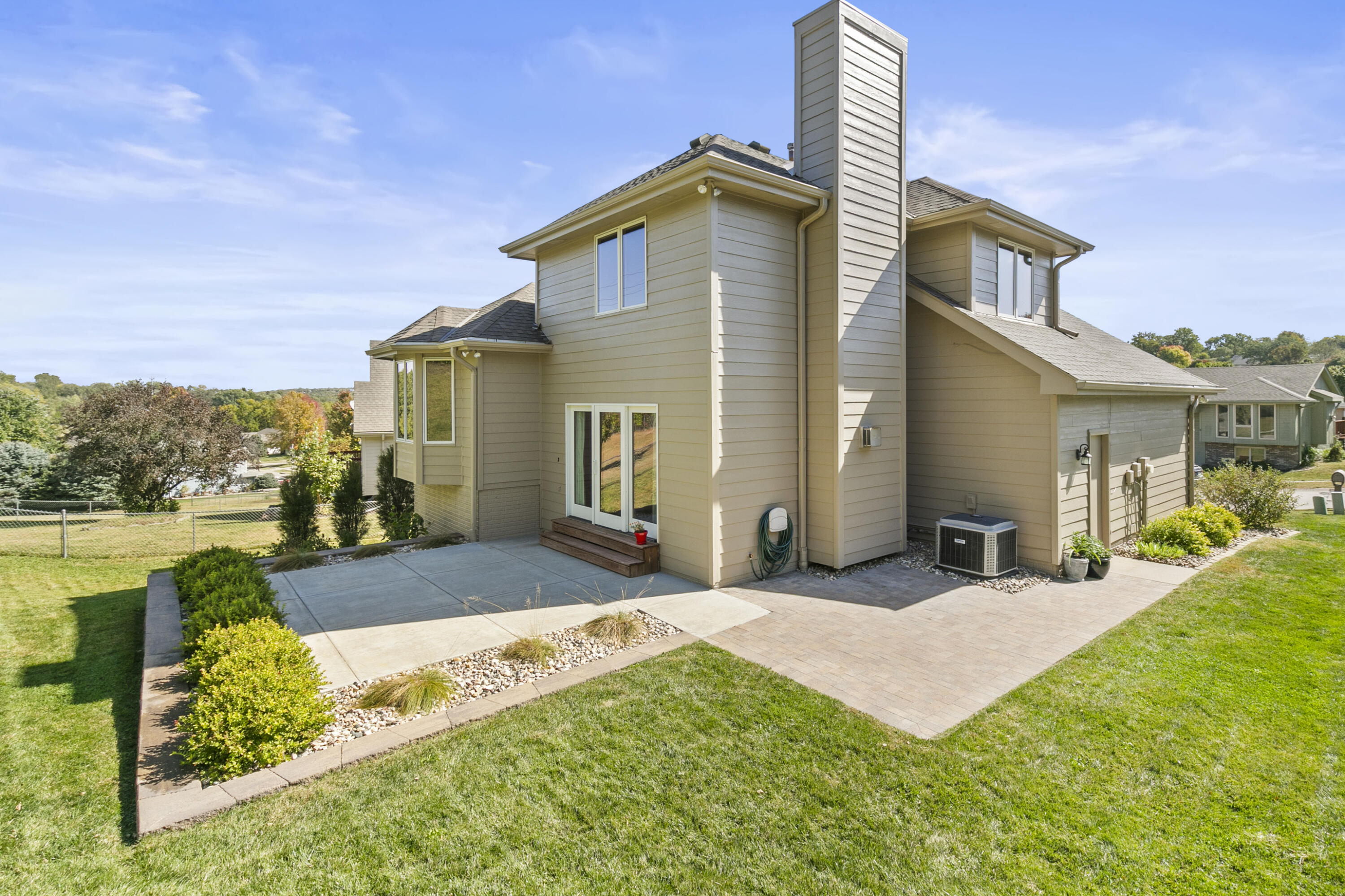 232 CANTERBURY Circle