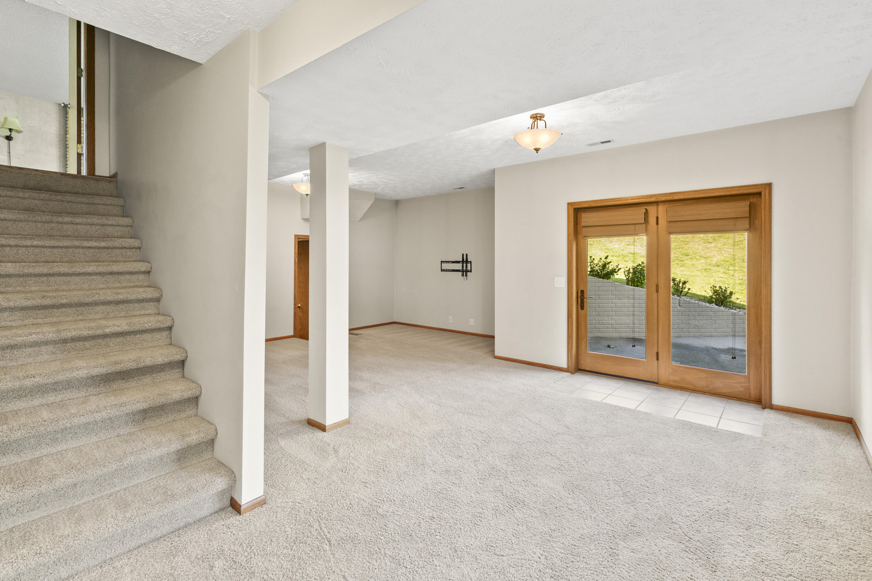 232 CANTERBURY Circle