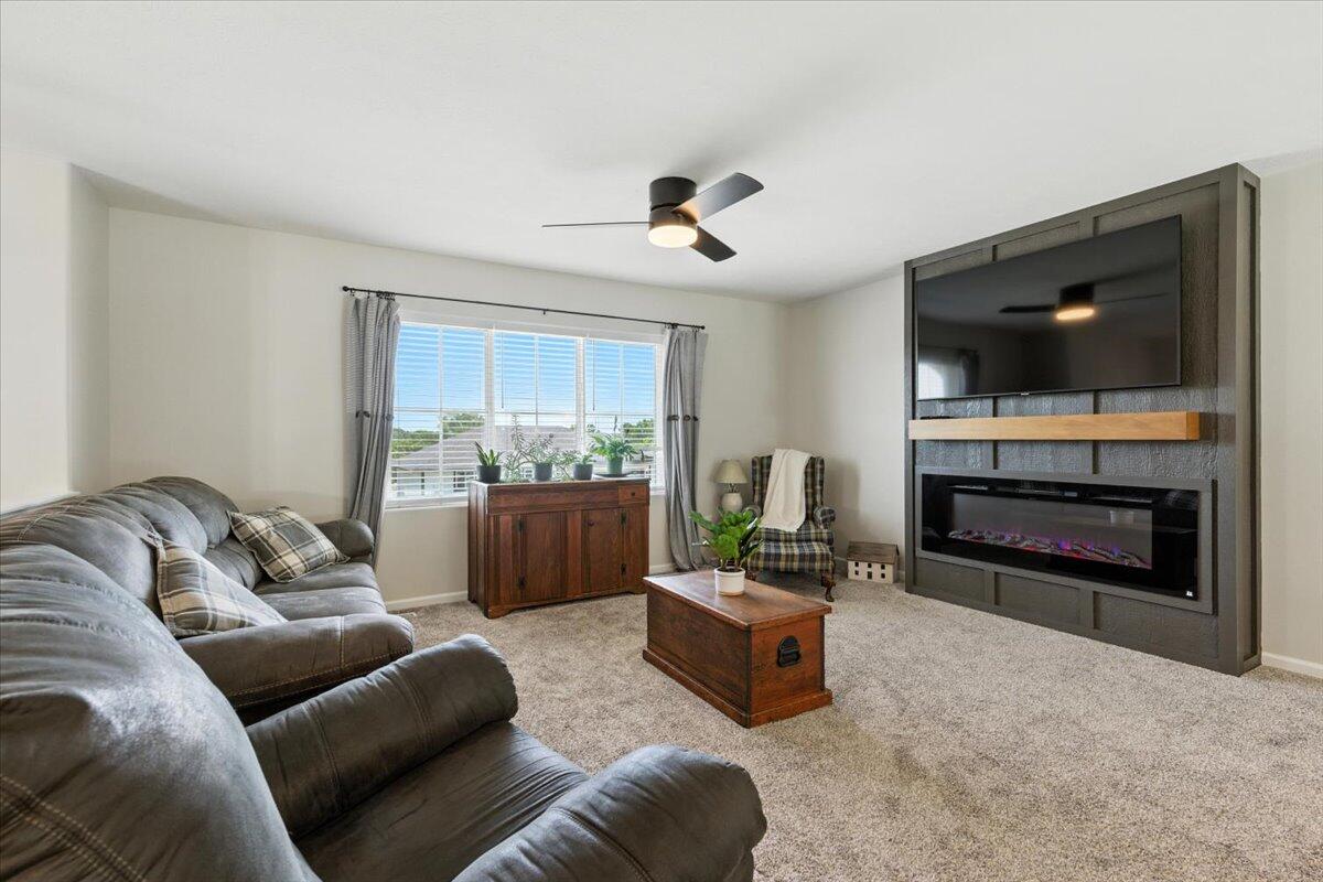 104 MAPLEWOOD Circle
