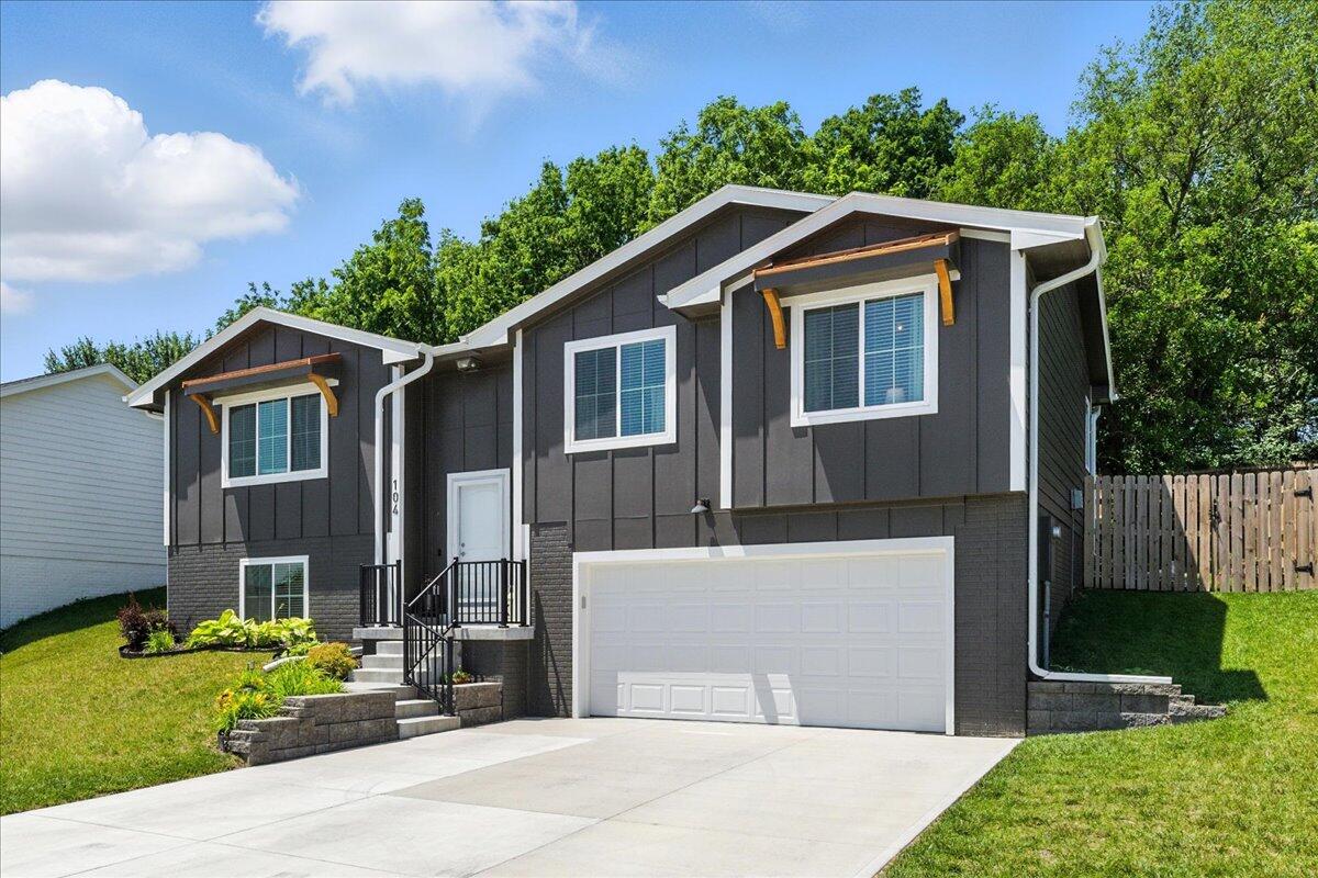 104 MAPLEWOOD Circle