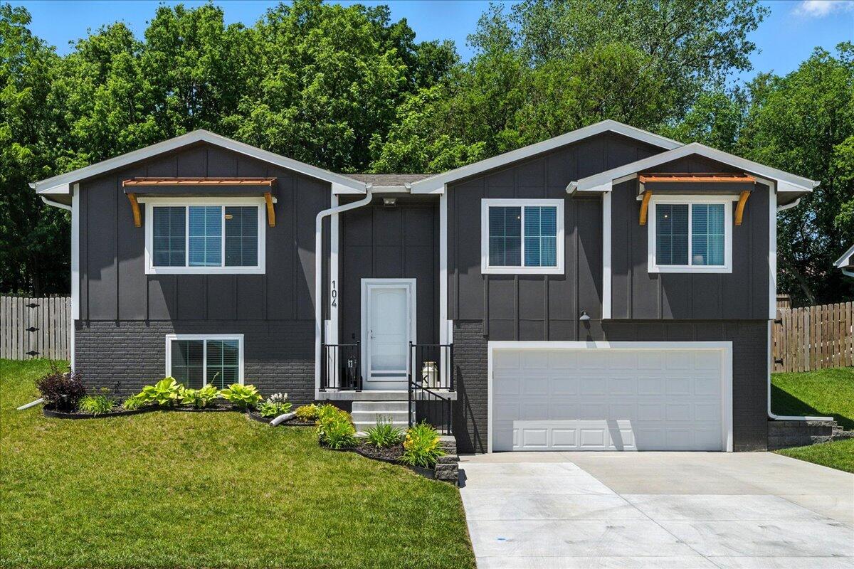 104 MAPLEWOOD Circle