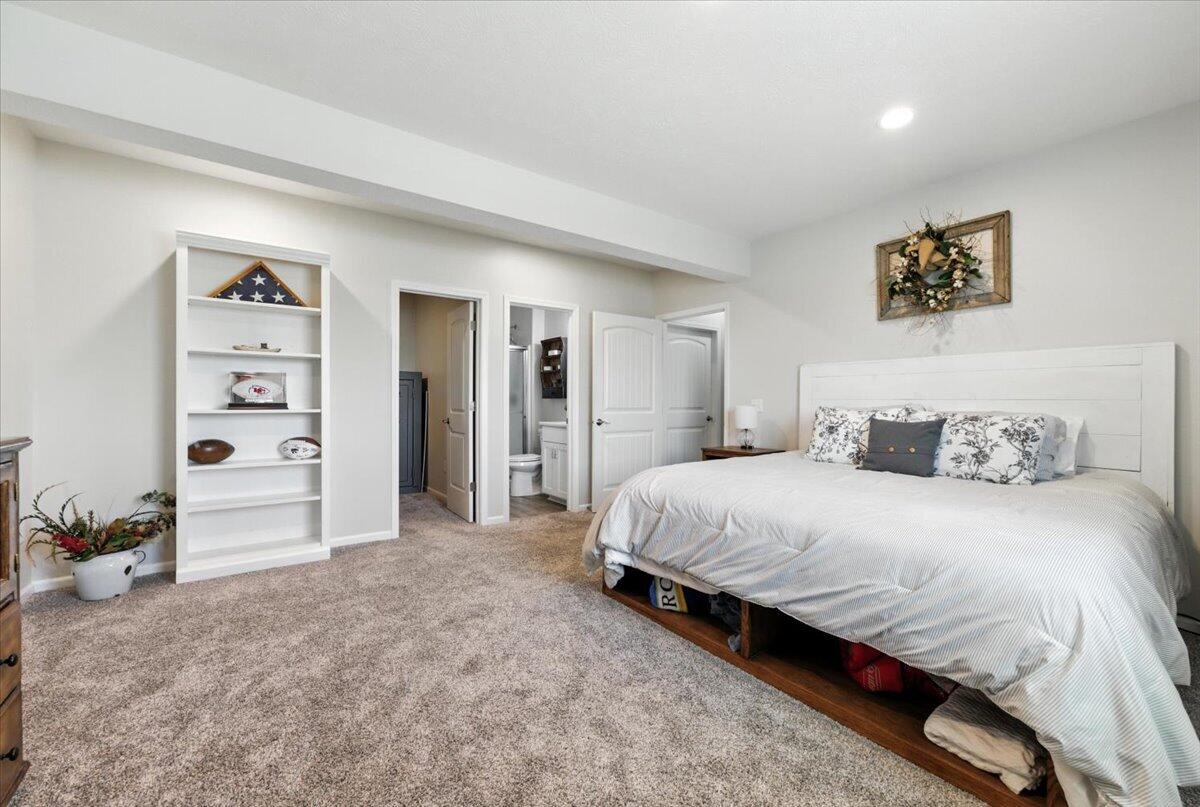 104 MAPLEWOOD Circle