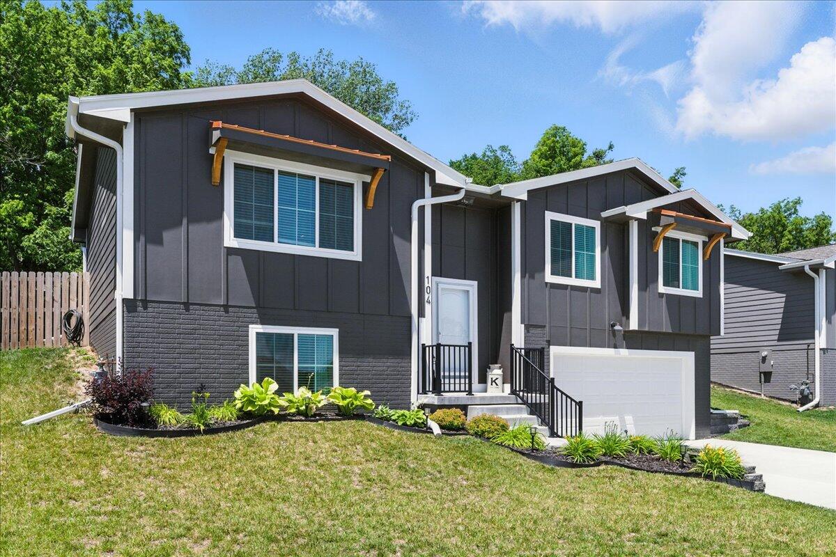 104 MAPLEWOOD Circle