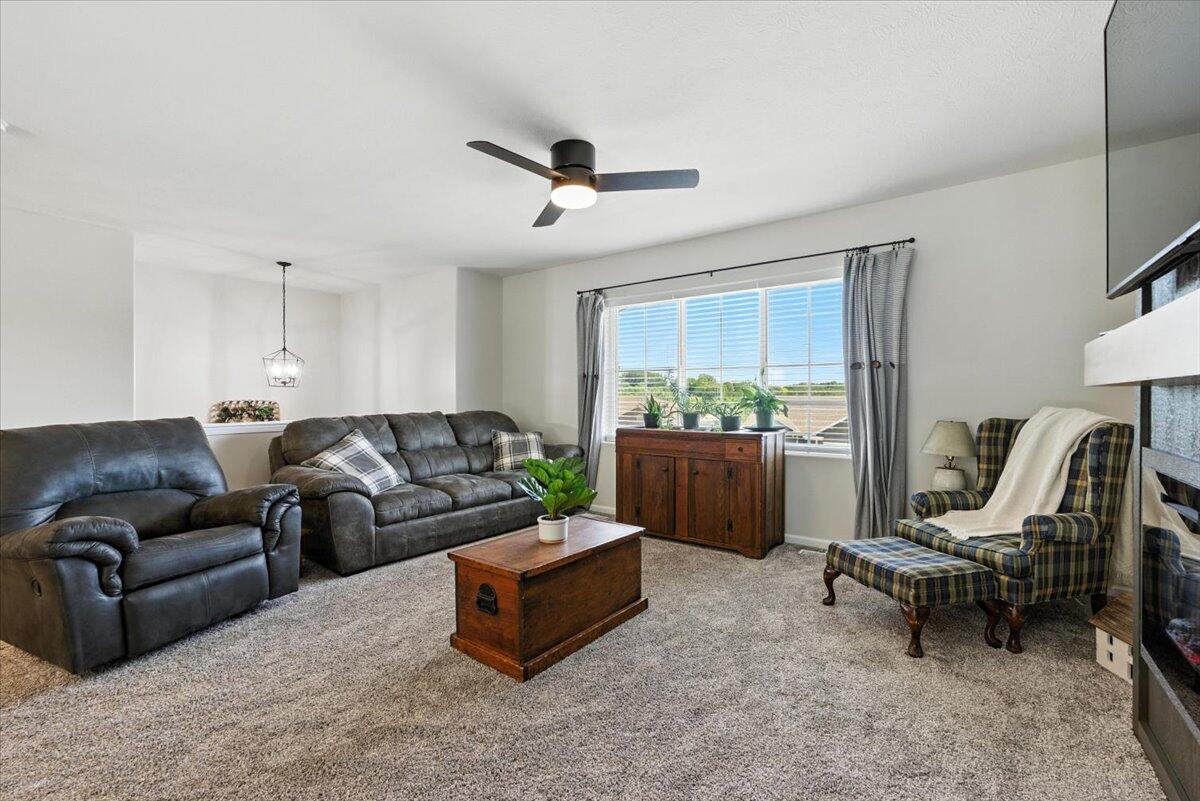 104 MAPLEWOOD Circle