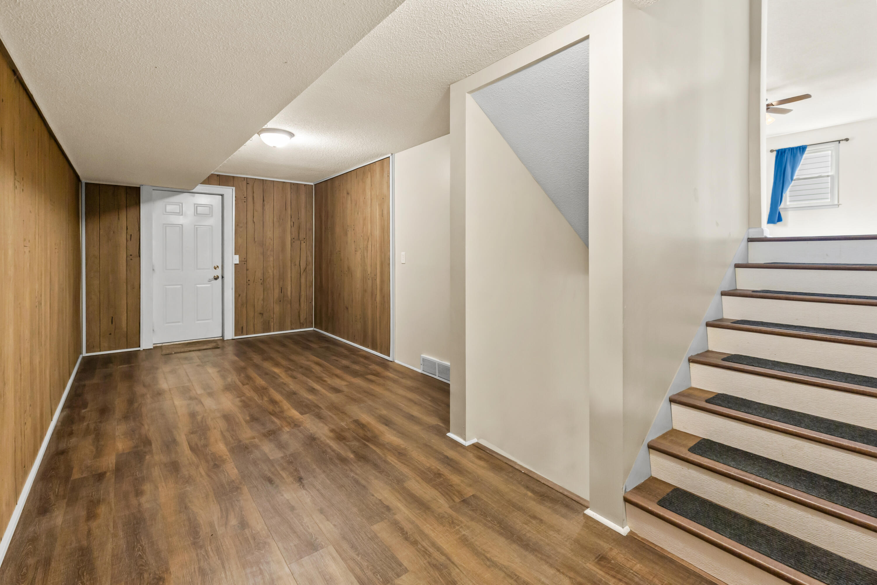 100 HILLSIDE Drive