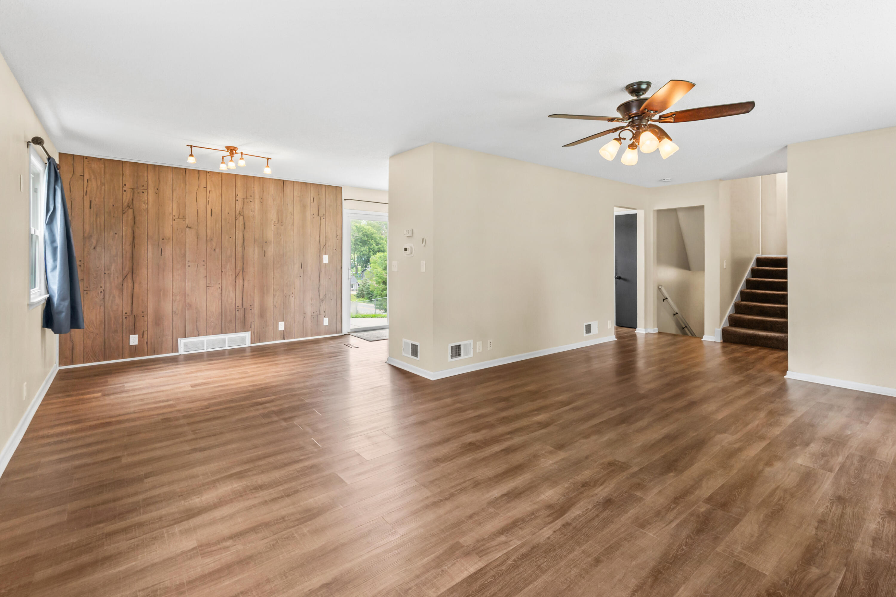 100 HILLSIDE Drive