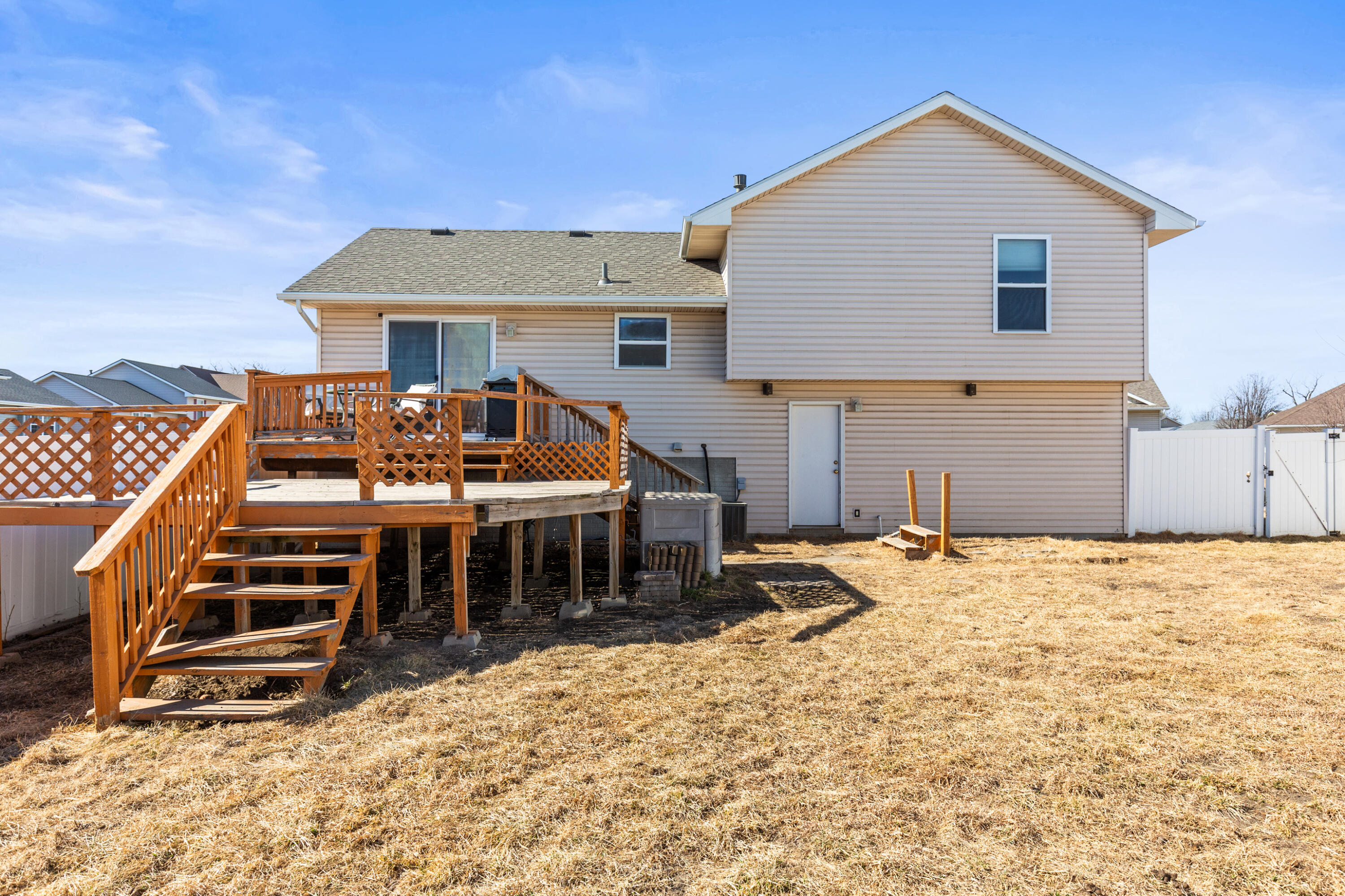 5743 MERLIN Lane