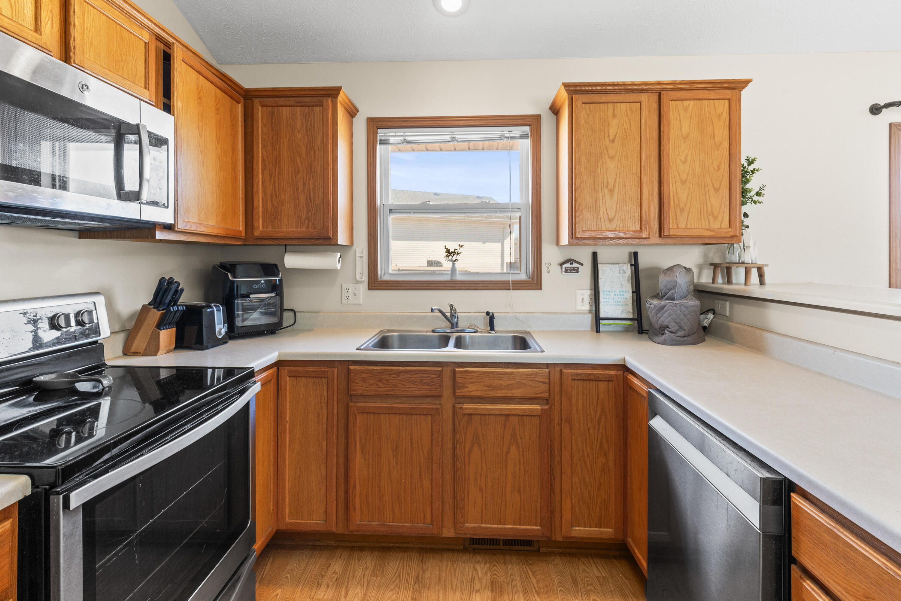 5743 MERLIN Lane