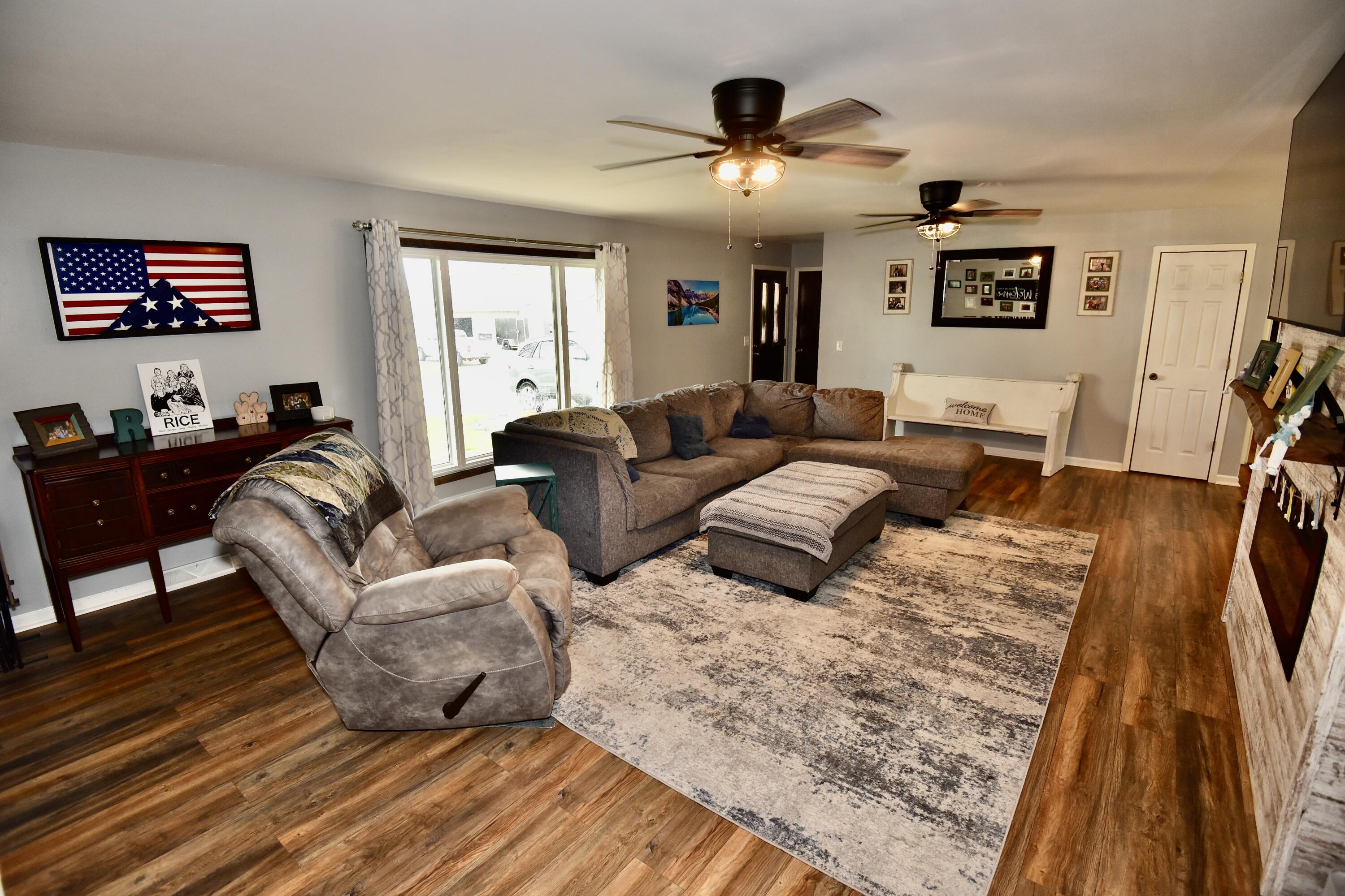 717 SCHUEMAN Court