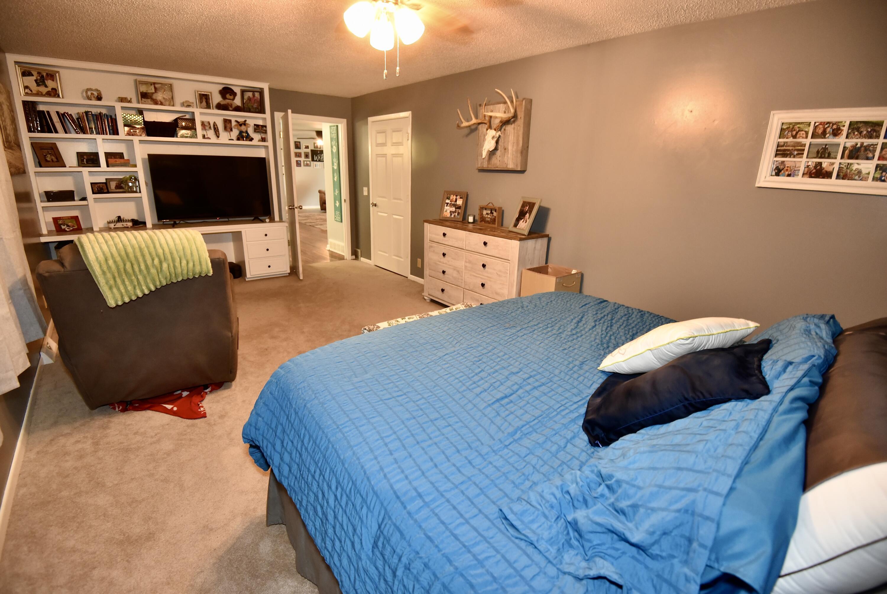 717 SCHUEMAN Court