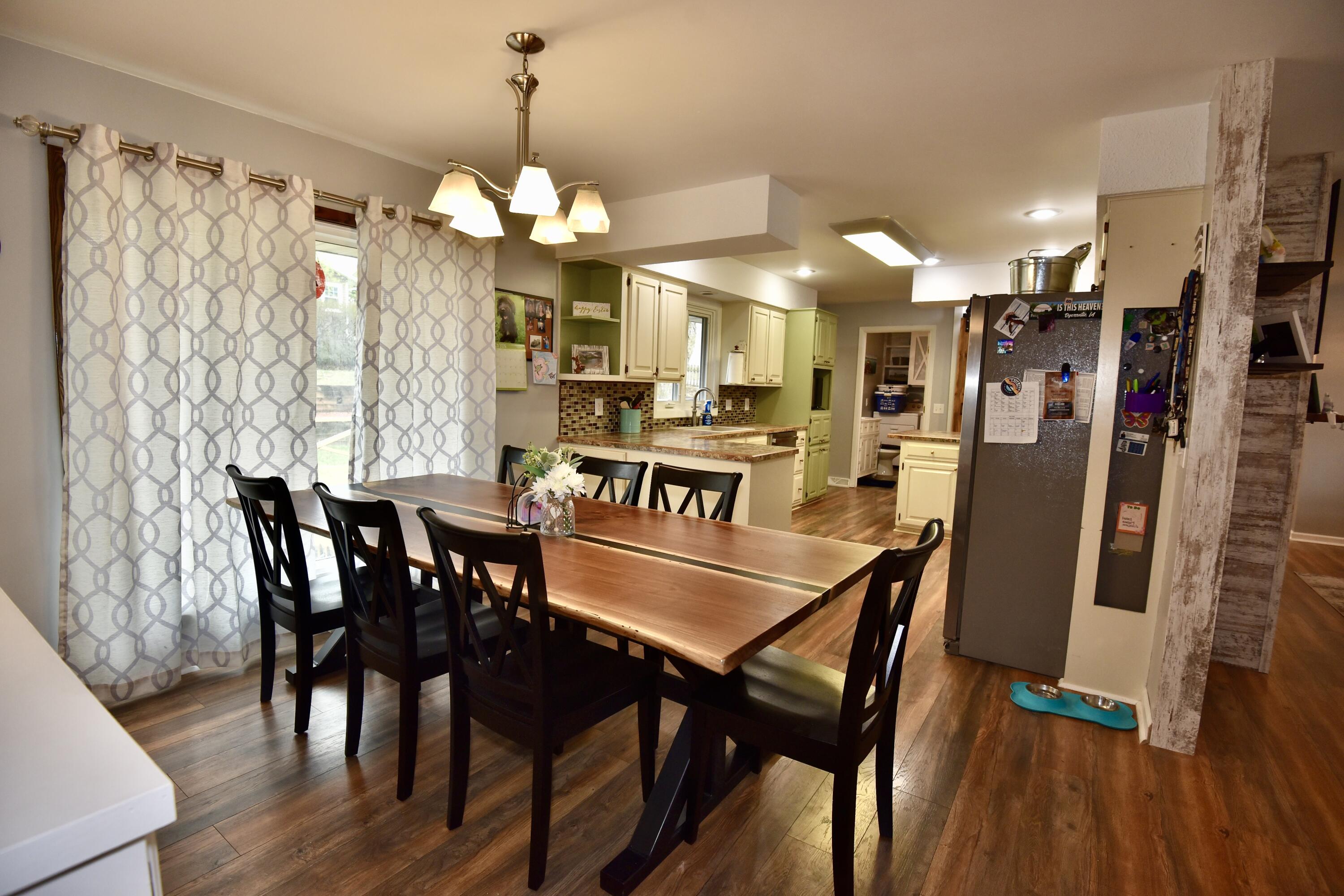 717 SCHUEMAN Court