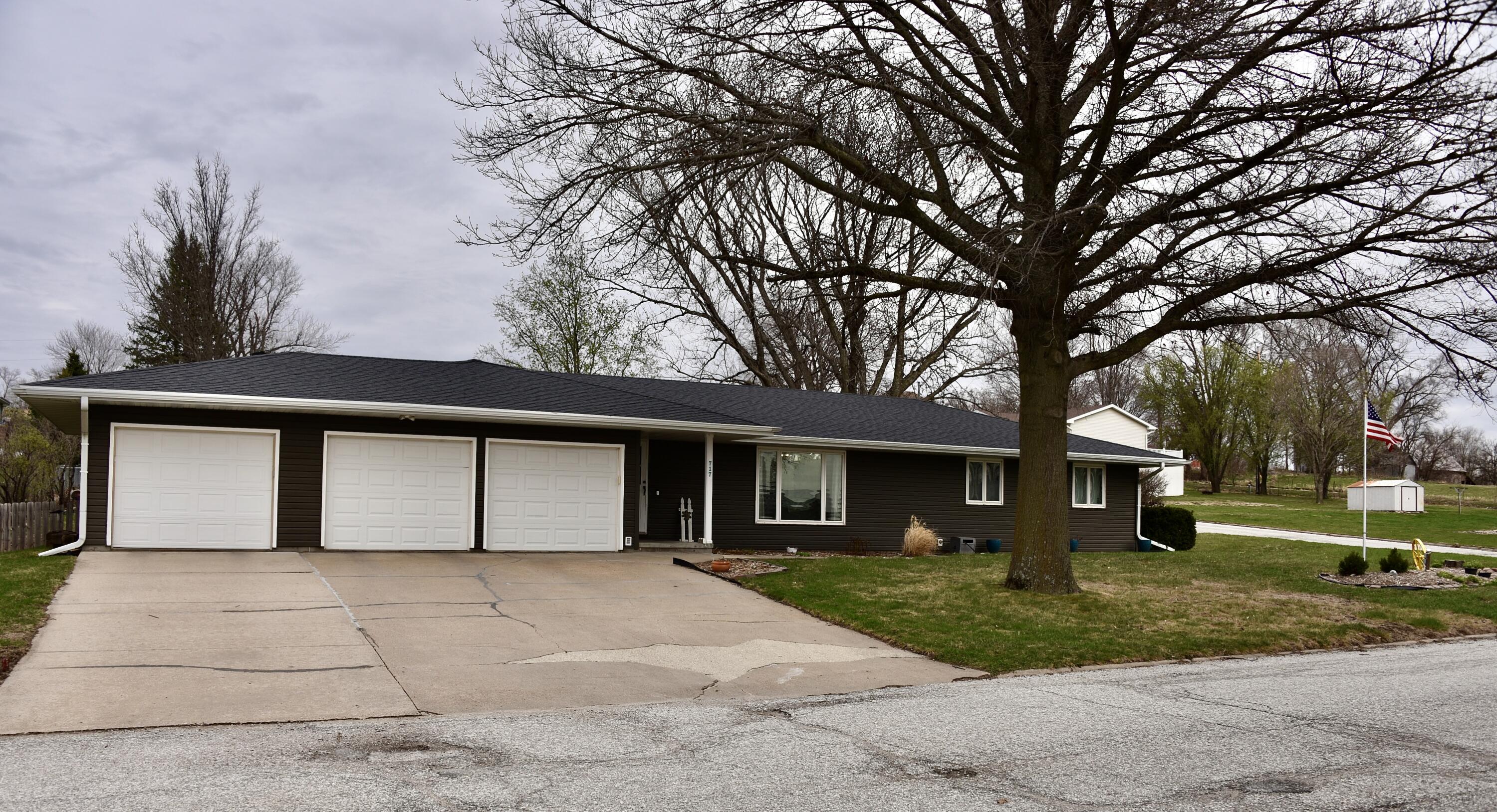 717 SCHUEMAN Court