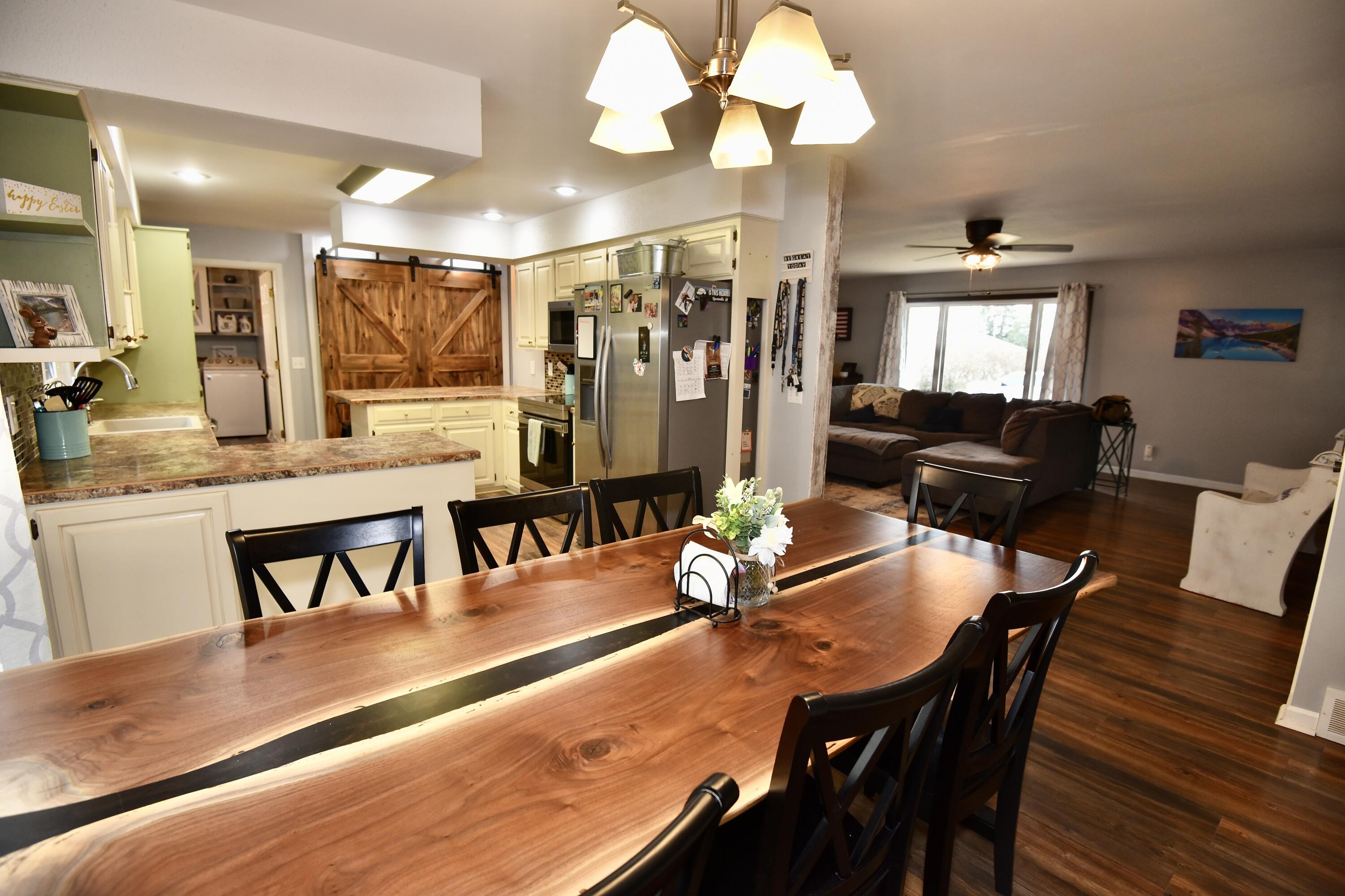 717 SCHUEMAN Court