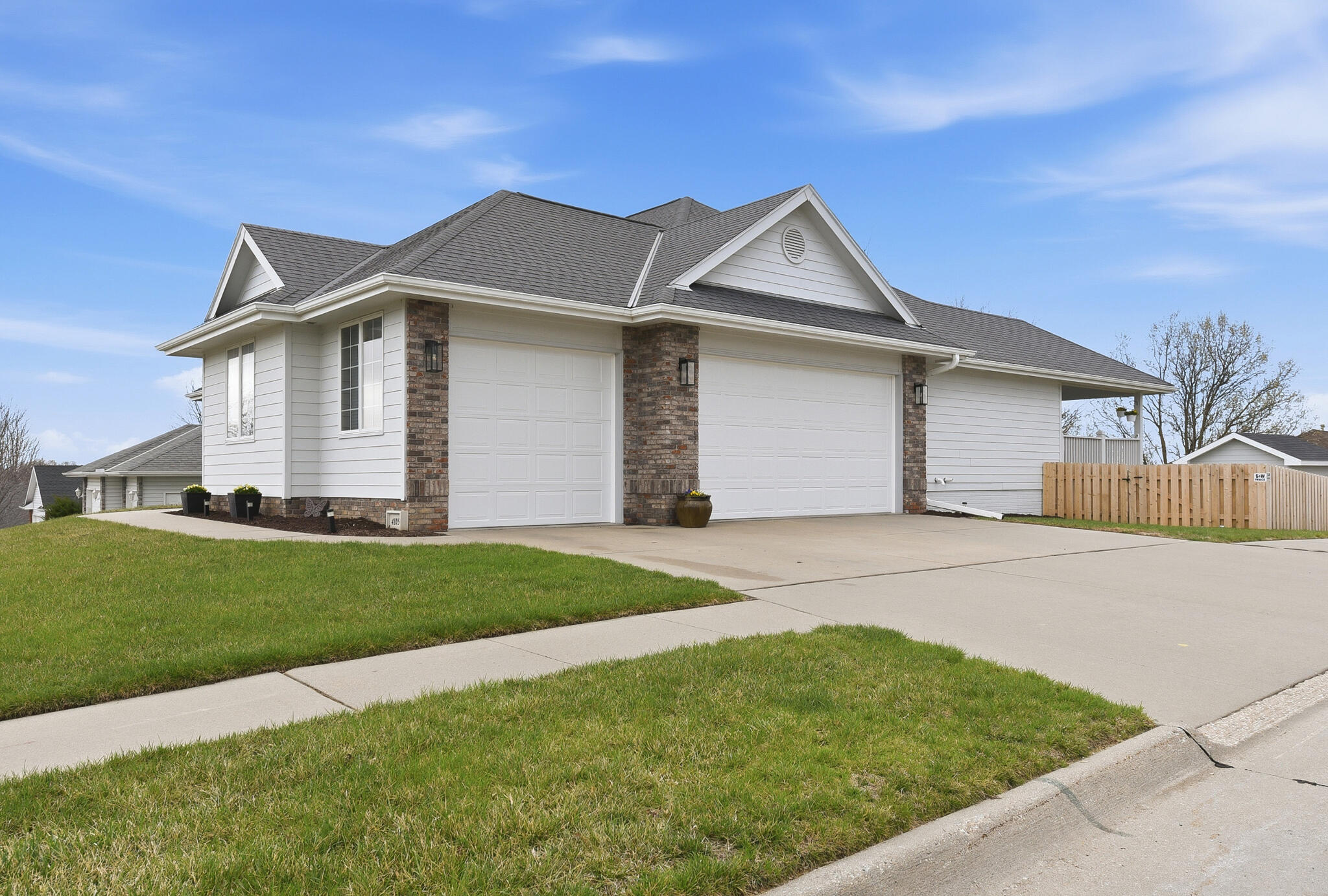 4105 GLADBROOK Drive