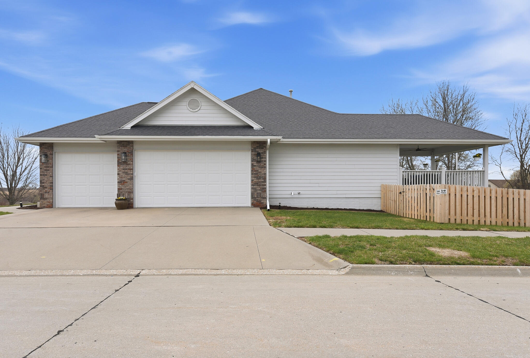 4105 GLADBROOK Drive